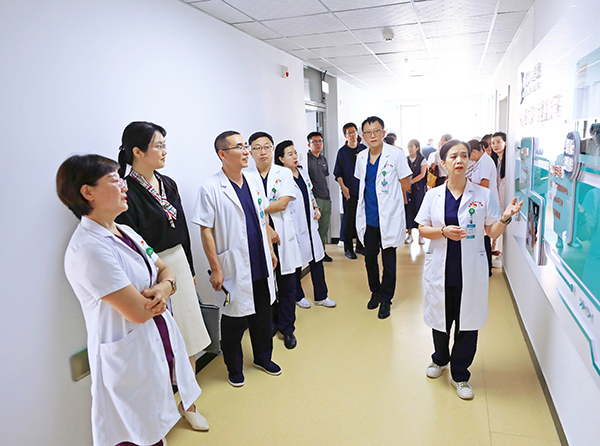 快新聞丨本溪市醫(yī)學(xué)會(huì)醫(yī)學(xué)教育學(xué)分會(huì)年會(huì)暨本溪市中心醫(yī)院臨床技能培訓(xùn)中心升級(jí)啟動(dòng)儀式隆重舉行